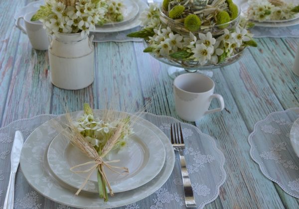 Easter Holiday Table Design