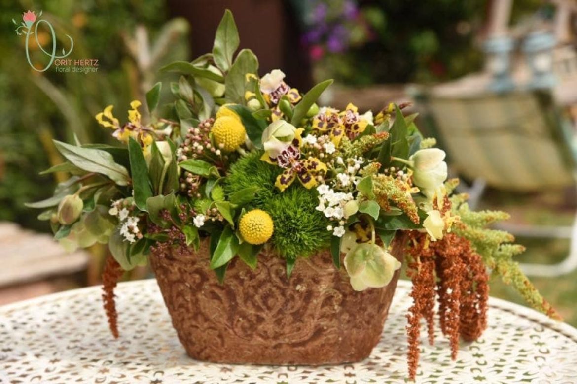 סדנת שזירת פרחים חד פעמית לראש השנה – שזירת סידור פרחים כמרכז שולחן – 3.9.21